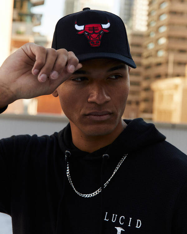 Mitchell & Ness Chicago Bulls Team Logo Snapback Cap for Mens