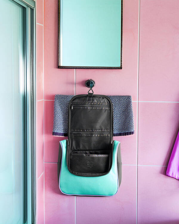 Billabong Travel Beauty Makeup Case for Womens