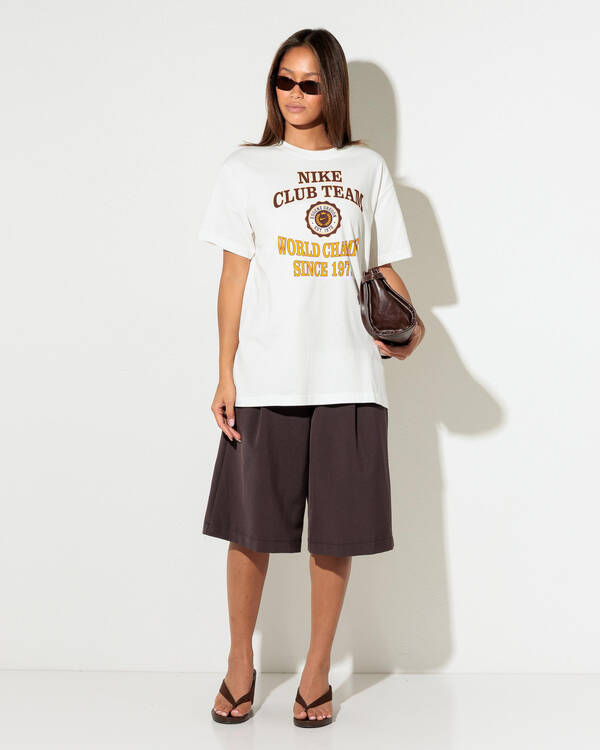 Nike Classic Boyfriend Champ T-Shirt for Womens