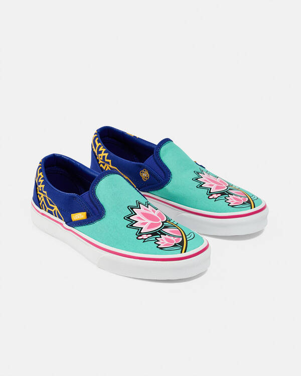 Vans Kids' KPop Demon Hunters Classic Slip-On Shoes for Unisex
