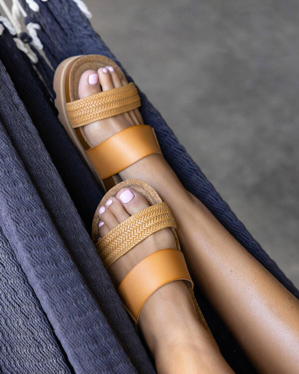Reef Womens Cushion Vista Hi Slide Sandals for Womens