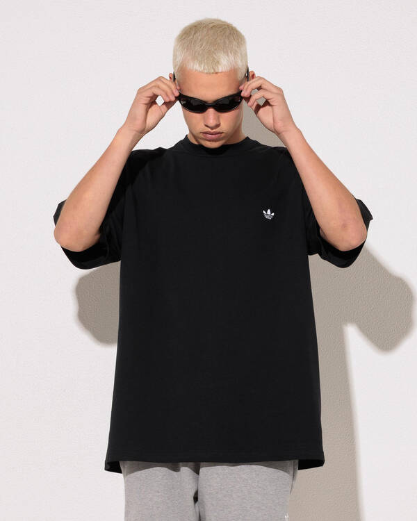Trefoil Loose Essential T-Shirt