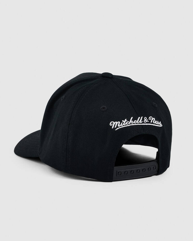 Mitchell & Ness New York Knicks Black Letter Pro Pinch Cap for Mens