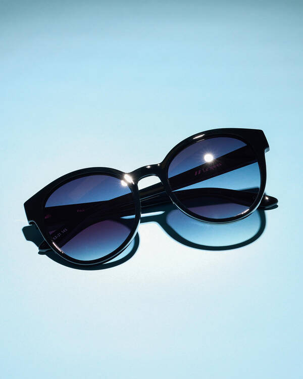 Le Specs Paramont Sunglasses for Womens