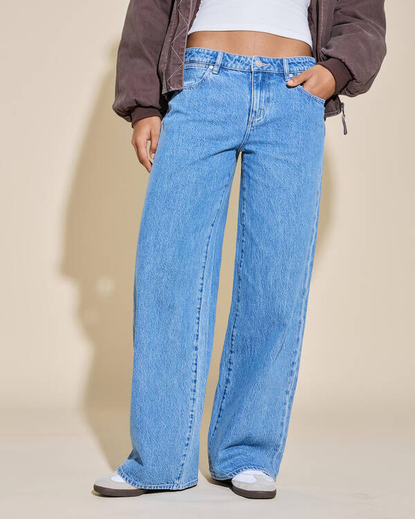 Wrangler Low Farrah Super Baggy Jeans for Womens