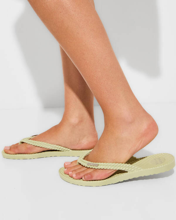 Kick Back Thongs