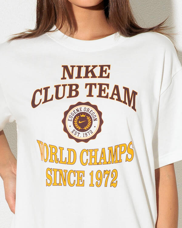Nike Classic Boyfriend Champ T-Shirt for Womens