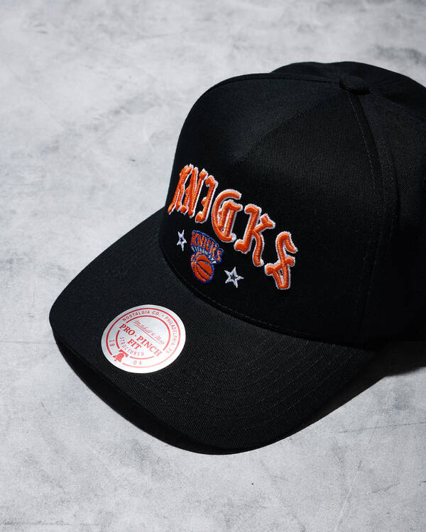 Mitchell & Ness New York Knicks Black Letter Pro Pinch Cap for Mens