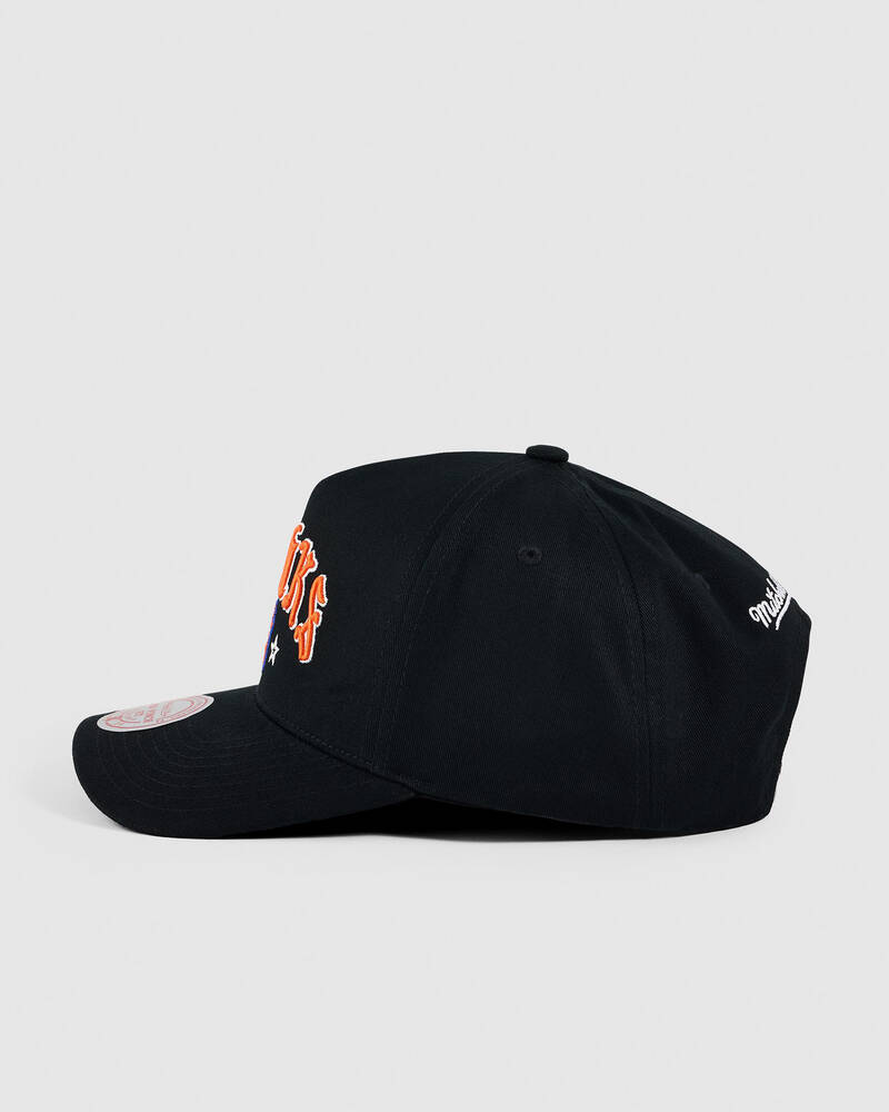 Mitchell & Ness New York Knicks Black Letter Pro Pinch Cap for Mens