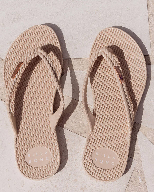 Kick Back Thongs