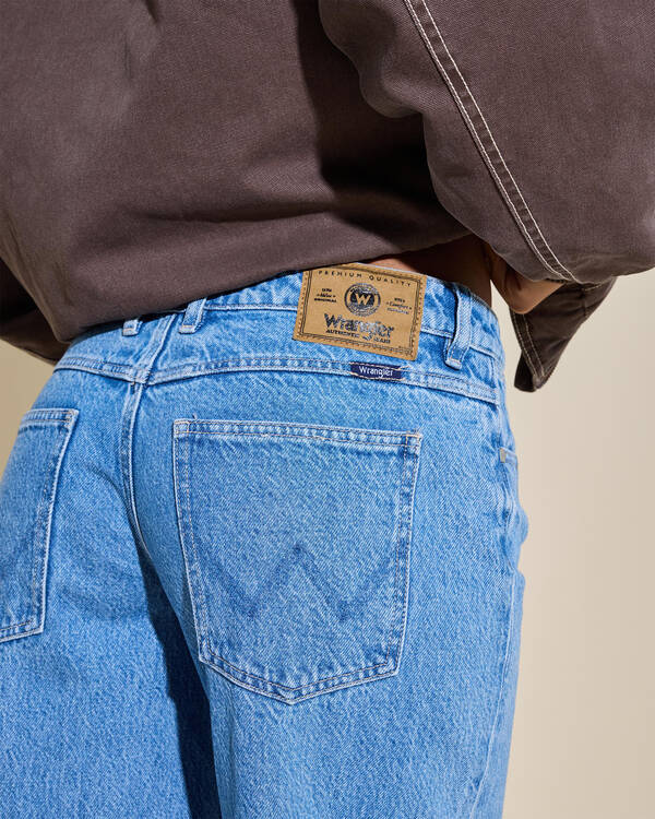 Wrangler Low Farrah Super Baggy Jeans for Womens