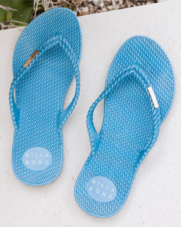 Kick Back Thongs