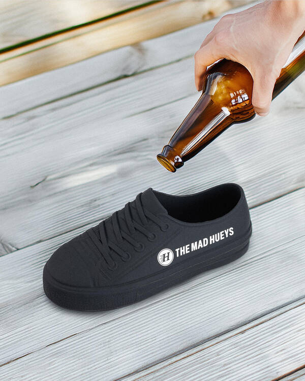 The Mad Hueys Emergency Shoey Cup for Mens
