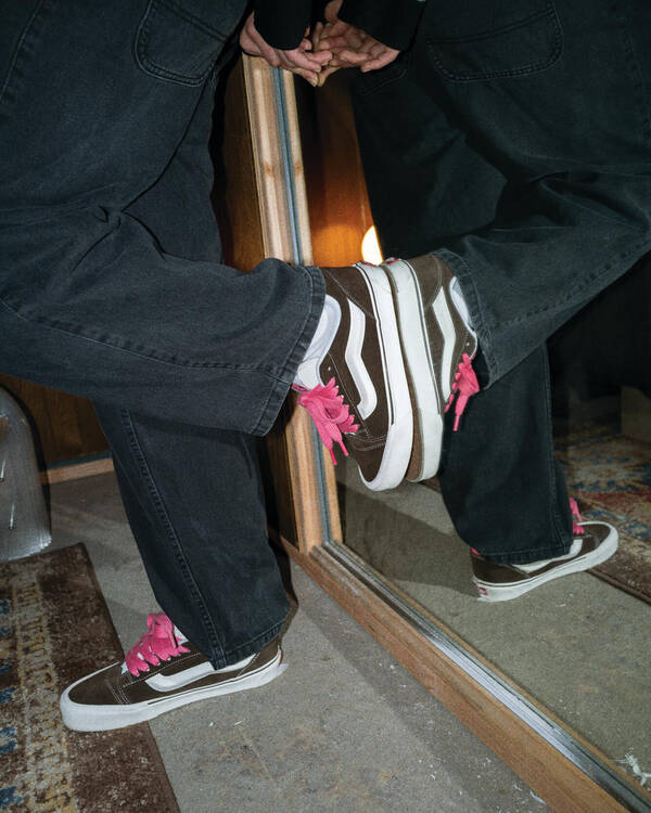 Vans Womens Knu Skool Shoes for Womens