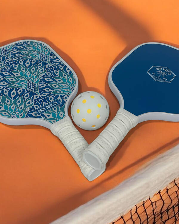 Get It Now Peacock Pickle Ball Set for Unisex